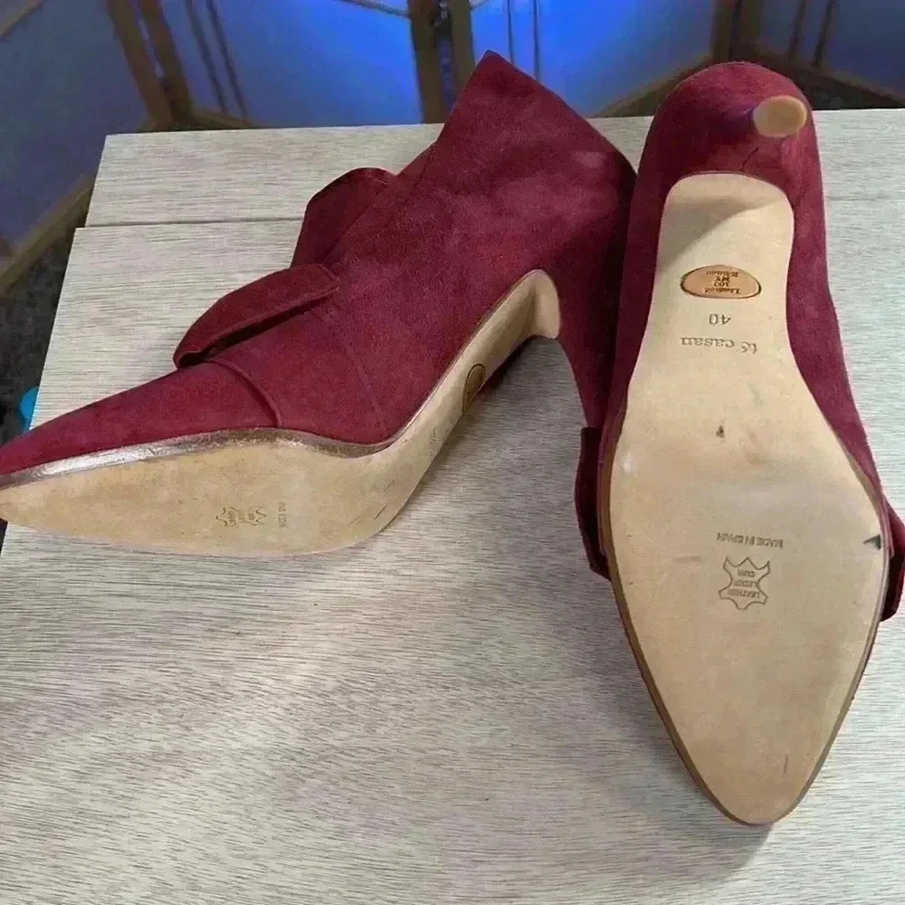 Te Casan Limited Edition red suede heels 
Size: 40 or 9.5 NEW - Picture 5 of 11